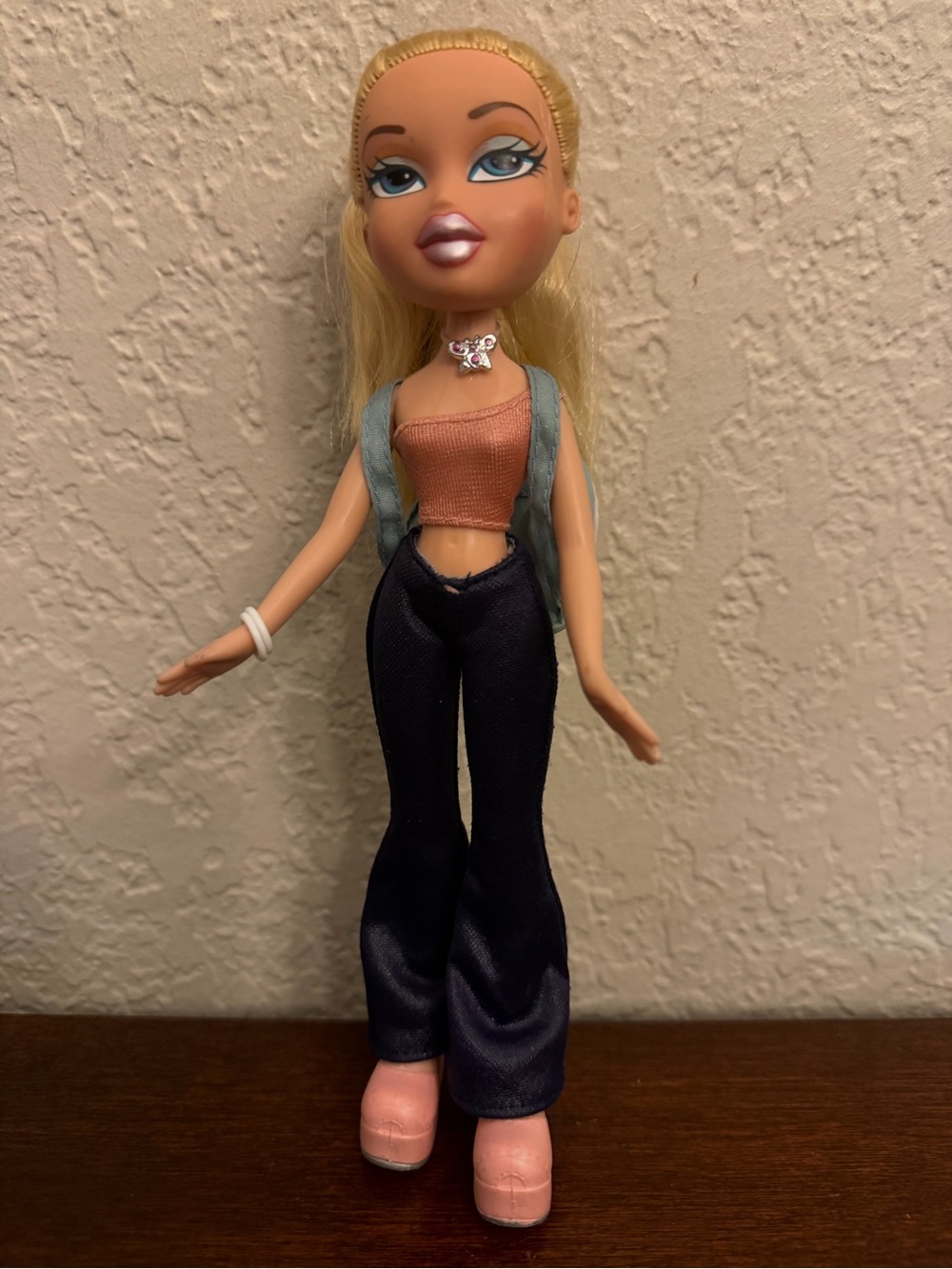 Vintage Bratz Flaunt It Cloe Fashion Doll Original Outfit Accessories 2001 MGA